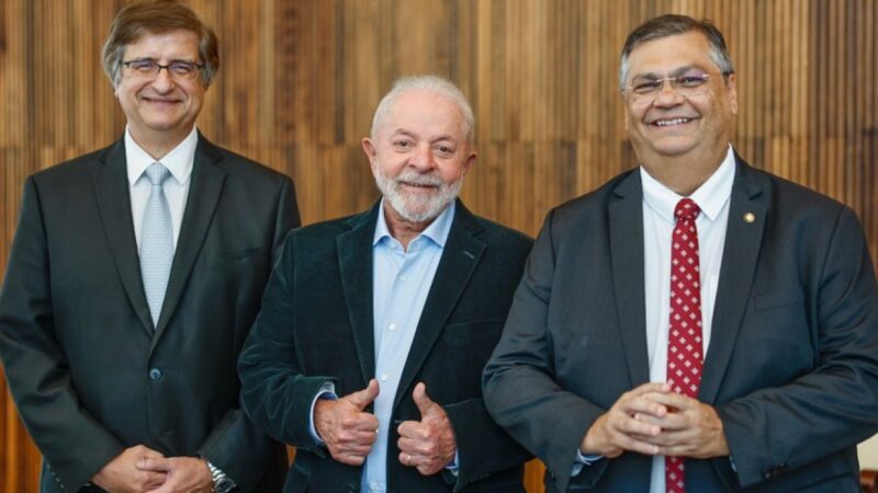 Lula indica Flávio Dino para vaga no STF e Paulo Gonet para PGR