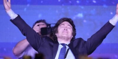Javier Milei vence eleição na Argentina e fala em  “mudanças drásticas contra crise monumental”