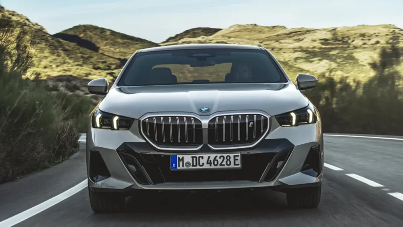 BMW corta projeção de lucro com demanda fraca na China e pressões de mercado