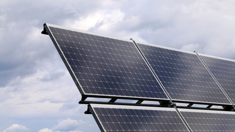 Auren (AURE3) inicia energização de primeiros módulos fotovoltaicos de usina em Minas Gerais
