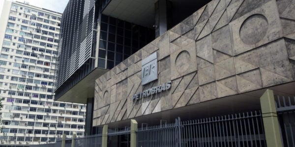 Petrobras (PETR4) negocia joint venture em biocombustíveis