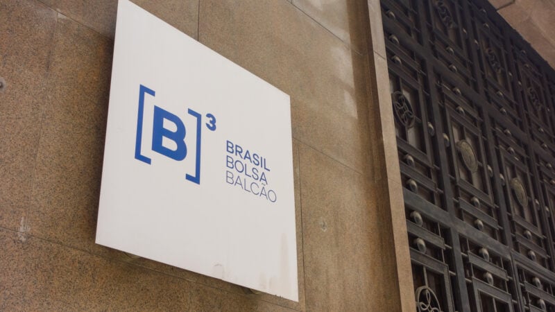 B3 (B3SA3) aprova R$ 1,7 bi em debêntures e revisa alavancagem