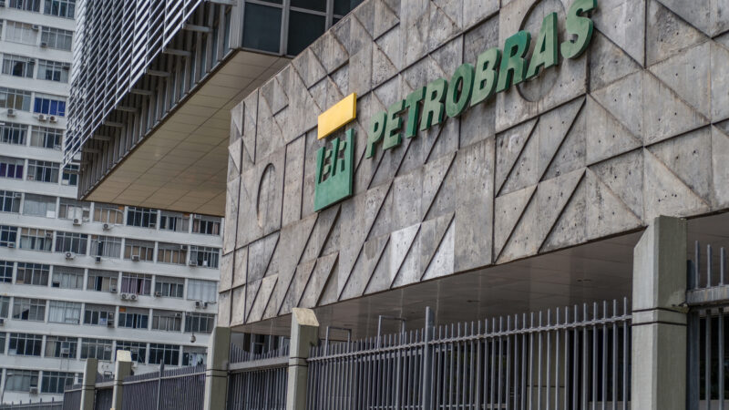 Petrobras (PETR4) foi 3ª maior pagadora de dividendos entre grandes petroleiras em 2023
