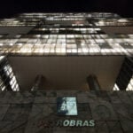 Petrobras (PETR4) enfrenta risco de crédito se governo usá-la para cobrir déficit fiscal, diz Moody’s
