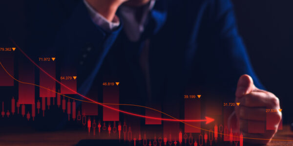 Ibovespa recua puxado por Petrobras (PETR4), mas sobe na semana; Vale (VALE3) avança e 3R Petroleum (RRRP3) lidera altas