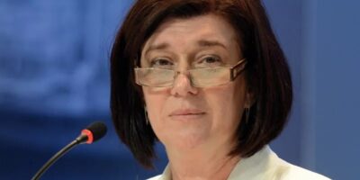 Magda Chambriard deve fazer mudança parcial na diretoria da Petrobras (PETR4)