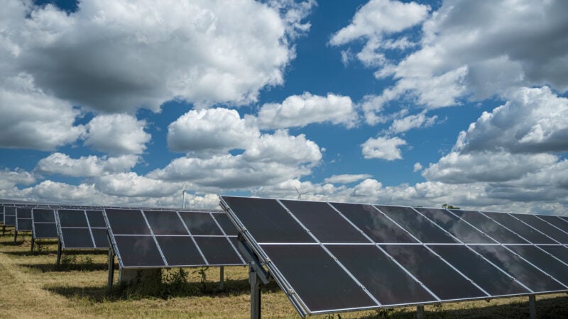 Após semana de liquidez recorde, SNEL11 se consolida como maior fundo de energia da B3