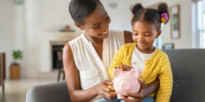 Aprenda a poupar dinheiro para seus filhos com investimentos isentos de IR