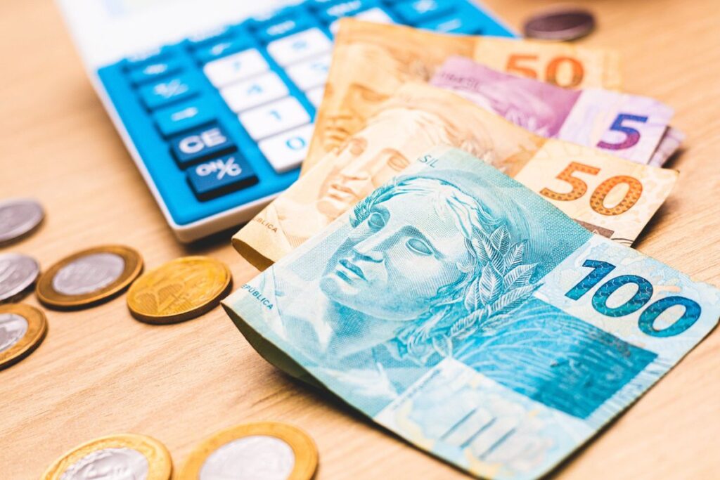 Taxas de juros recuam após Focus, mas risco fiscal pesa Foto: iStock