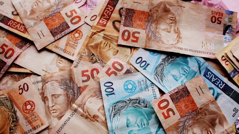 Dividendos da semana: bancos pagam e Petrobras (PETR4) tem Data Com