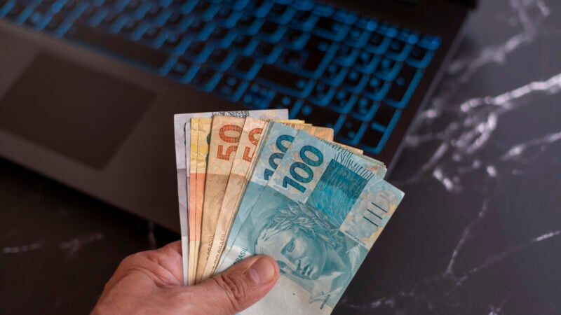Dividendos: Caixa Seguridade (CXSE3) e Copel (CPLE6) pagam nesta semana