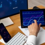 Focus amplia projeção do PIB e reduz estimativa para o dólar no fim do ano