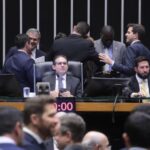 Câmara aprova urgência para projeto que derruba aumento do IOF