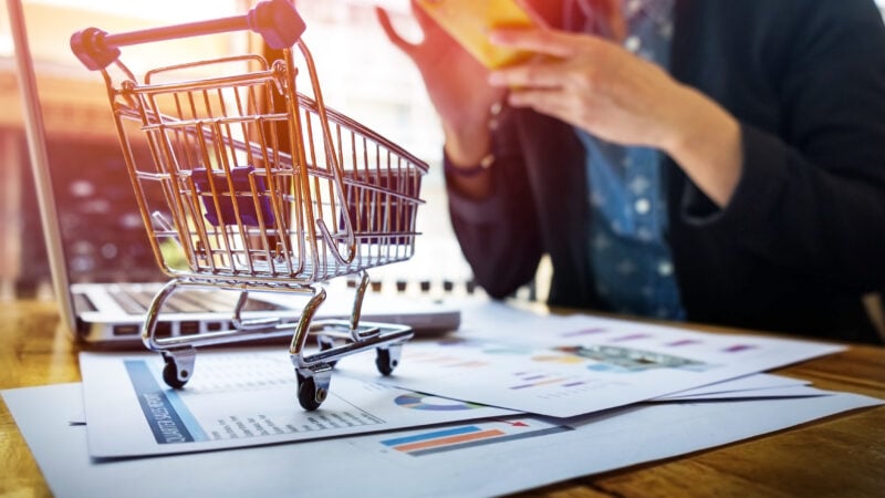 Varejo tem queda de 0,4% em abril, após três meses consecutivos de avanço