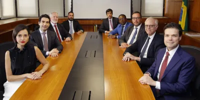 Copom suspende ciclo de alta e mantém Selic em 15%