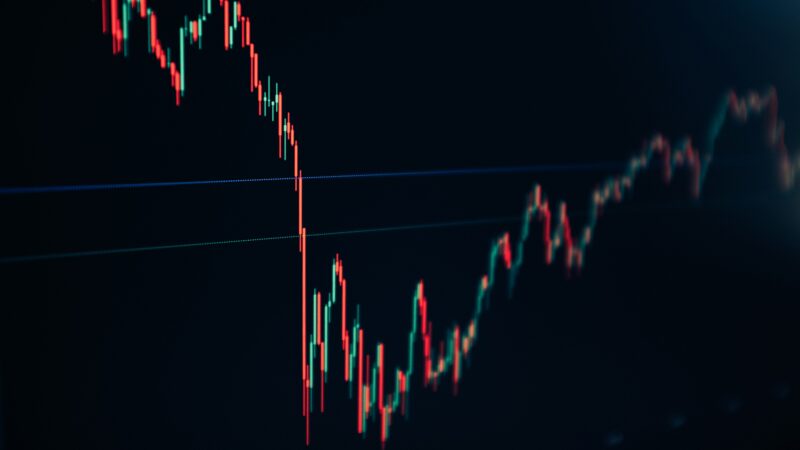 Ibovespa despenca e tem pior semana desde 2022. Commodities limitam perdas