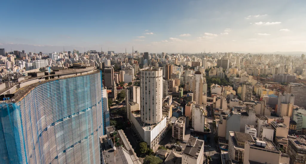 Fundos imobiliários: mercado voltou a operar em patamar positivo nesta segunda-feira (25), durante todo o pregão