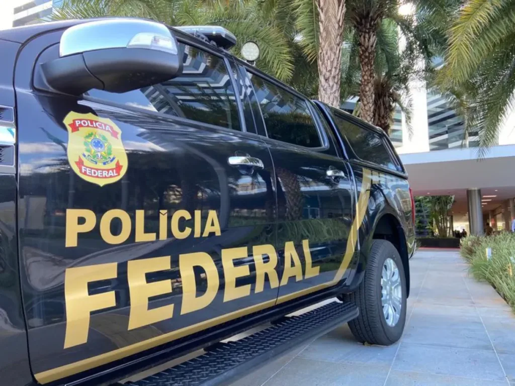 Carro da Polícia Federal (Operação da PF)