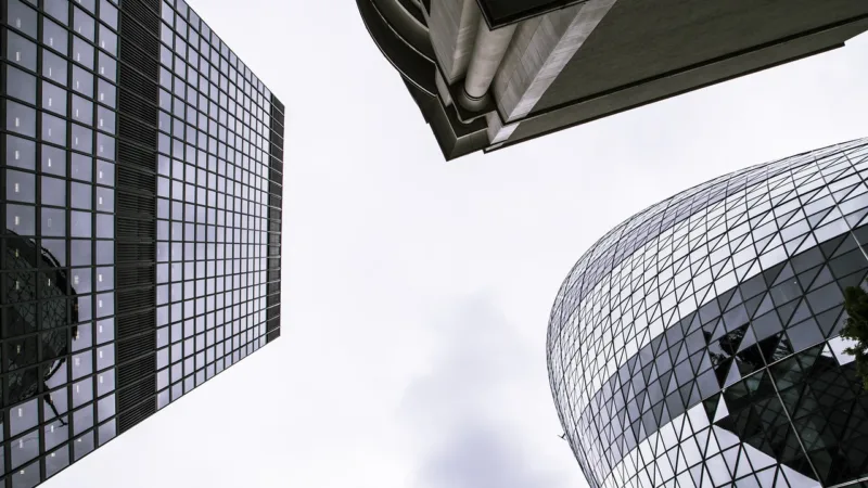 Fundo imobiliário lidera altas, mas segue com desconto; IFIX cai após 8 dias positivos