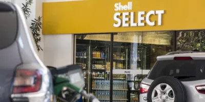 Raízen (RAIZ4) encerra parceria com FEMSA e assume mais de 1.200 lojas Shell Select; entenda o que muda agora