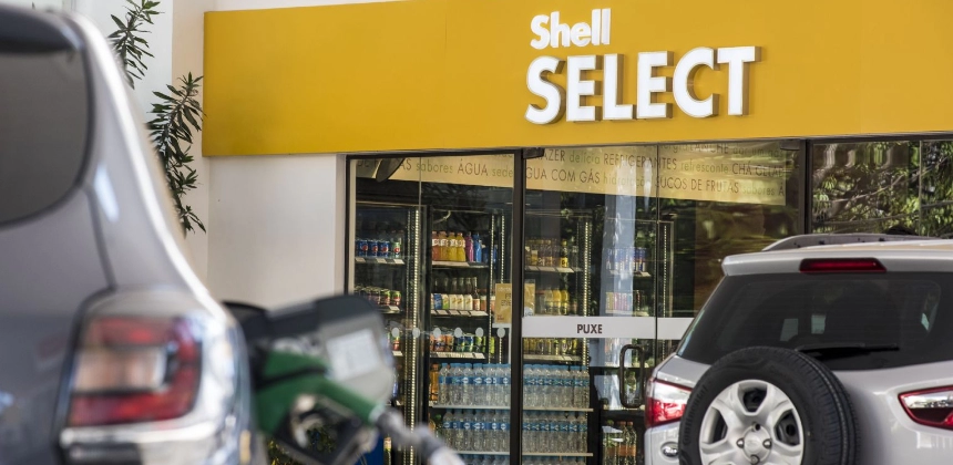 Raízen (RAIZ4) encerra parceria com FEMSA e assume mais de 1.200 lojas Shell Select; entenda o que muda agora
