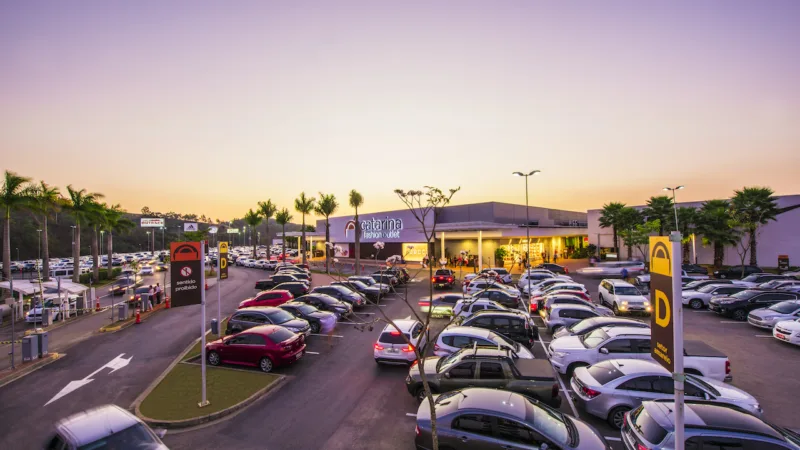 Fundos imobiliários de shopping se destacam entre altas em dia de queda do IFIX