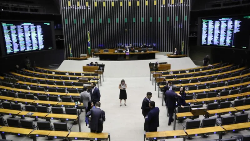 Fundos imobiliários reagem e IFIX volta a subir em meio a indefinição sobre MP