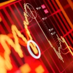 Ibovespa despenca com MP do IOF e dólar fecha em alta