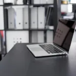 Da sala de aula aos data centers: a nova fase da Positivo Tecnologia (POSI3)