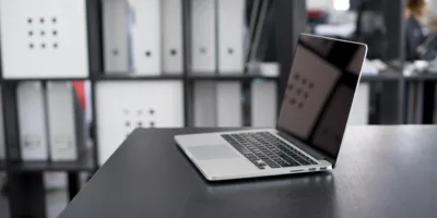 Da sala de aula aos data centers: a nova fase da Positivo Tecnologia (POSI3)