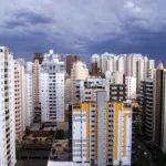 Cyrela (CYRE3) dobra lançamentos, ação sobe 109% em 2025: ainda vale entrar depois do 3T25?