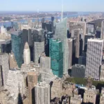 Fundos imobiliários têm dia de queda na abertura do mês; URPR11 lidera altas do dia