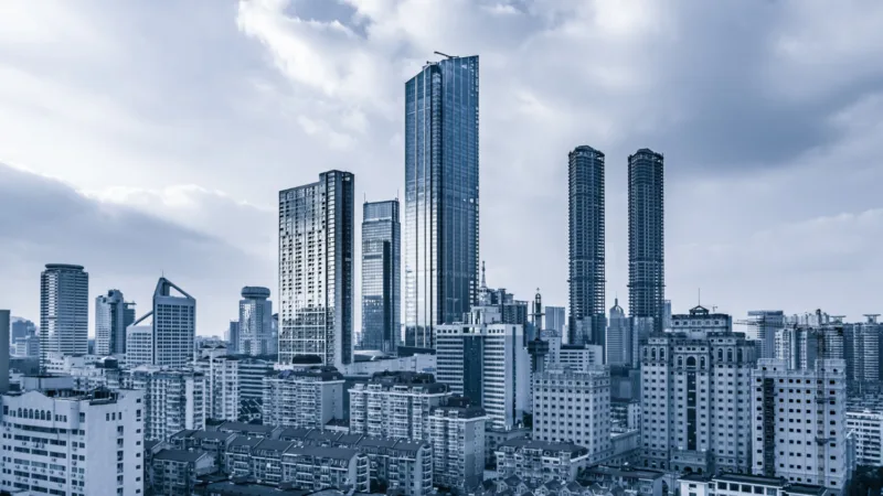 Fundo imobiliário lidera altas após anúncio de compra; IFIX cai após máxima histórica