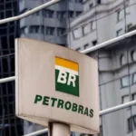 Petrobras (PETR4) anuncia descoberta na Bacia de Campos; ações sobem