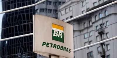 Petrobras (PETR4) anuncia descoberta na Bacia de Campos; ações sobem