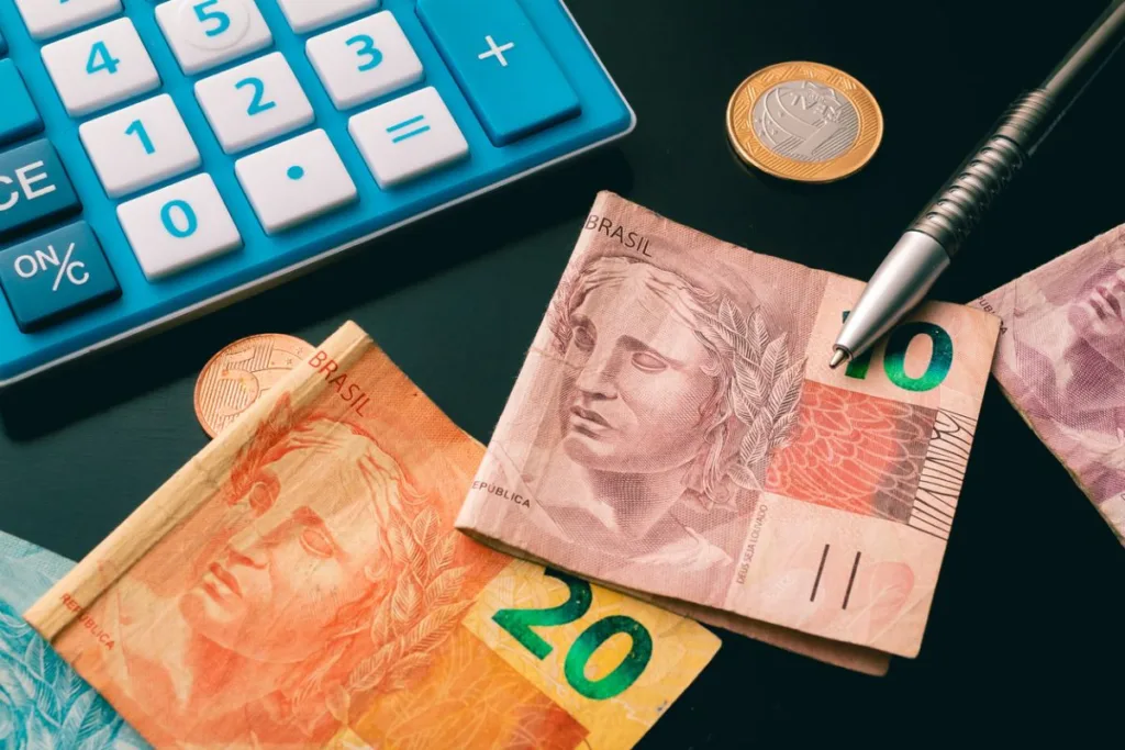 Déficit das transações correntes fica acima do esperado em outubro, segundo dados do BC.