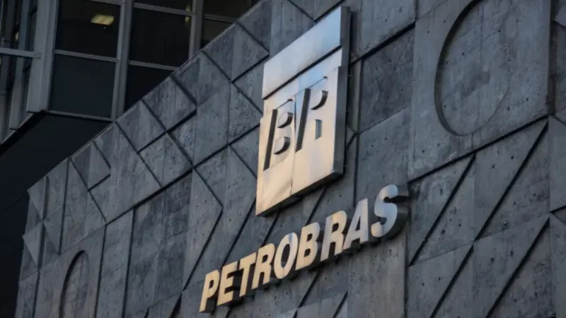 Petrobras (PETR4) e Shell arrematam áreas do pré-sal em leilão; entenda