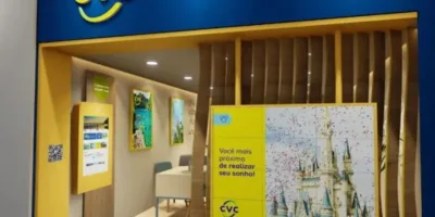 Por que as ações da CVC (CVCB3) estão caindo mais de 20% hoje? Entenda