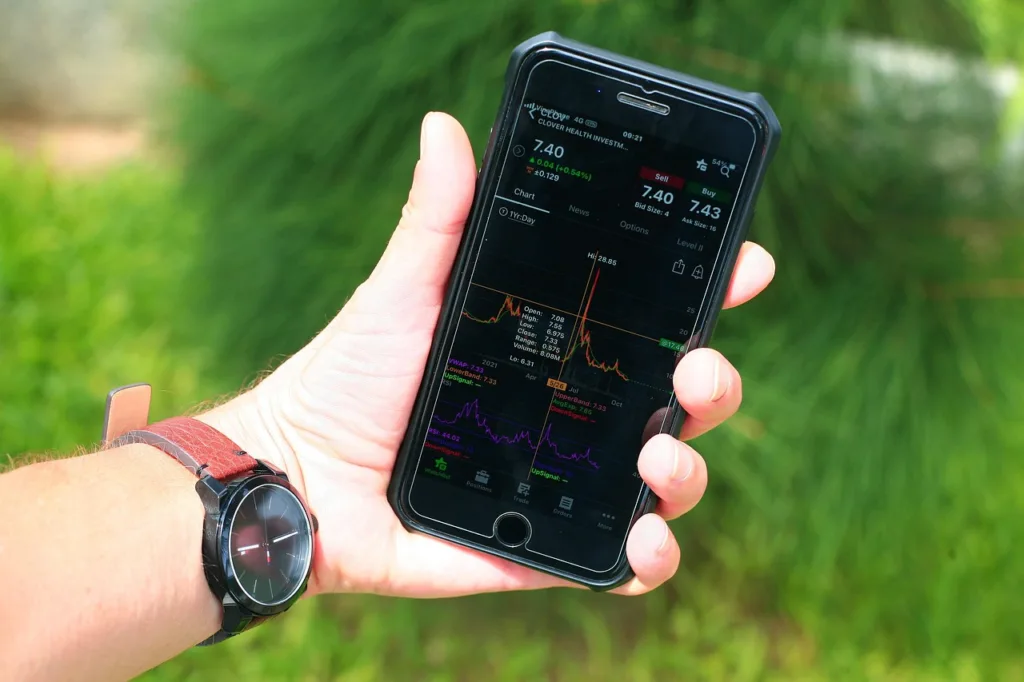 RZAT11: FII eleva dividendos em 11,76% e divulga maior valor em 4 meses; saiba quanto