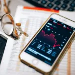 IFIX recua 0,09% com KNIP11 em alta e WHGR11 em queda