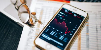 IFIX recua 0,09% com KNIP11 em alta e WHGR11 em queda