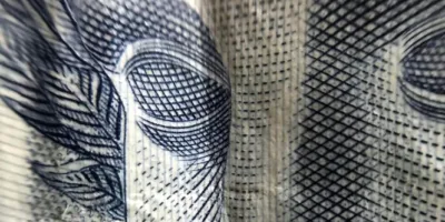 Oito fundos imobiliários pagam dividendos nesta quinta (12)