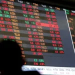 Ibovespa vira com fala de Netanyahu, mas perde força e fecha com alta leve
