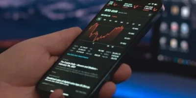 Ibovespa derrete 3% em pior queda do ano com guerra e dólar disparando