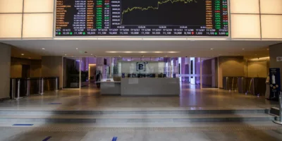 Ibovespa sobe pela 2ª vez seguida, ignora tombo do petróleo e volta aos 187 mil