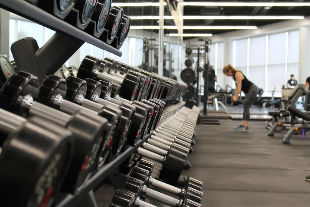 Smart Fit (SMFT3) abre 72 novas academias no Brasil e supera recordes