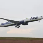 Azul (AZUL3) tenta convencer Cade em parceria com American; o que está em jogo?