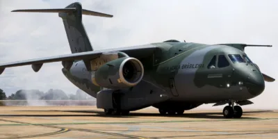 Embraer (EMBJ3) ganha novo impulso com KC-390 e contrato com a FAB