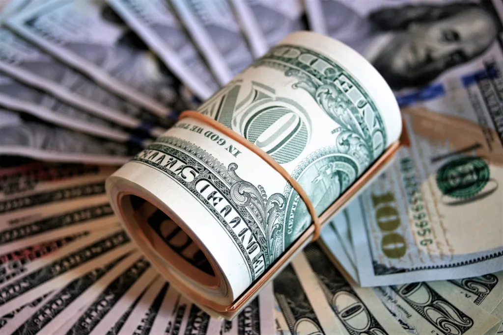 Dólar.