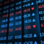 Ibovespa sobe com bancos e ações cíclicas; Petrobras (PETR4) cai quase 3%